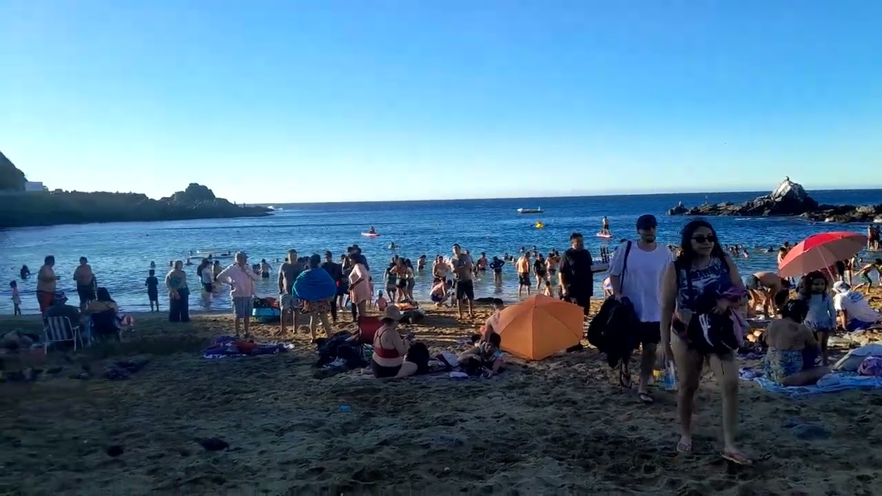 Donde bañarse y nadar en Valparaiso: Playa Las Torpederas, Playa Ancha, Chile, febrero del año 2026.