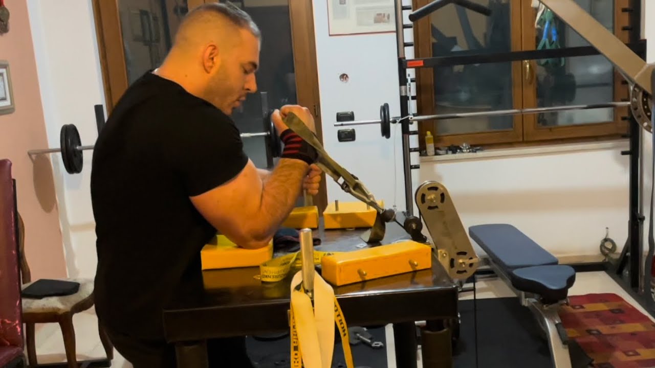 Armwrestling Back Pressure Training