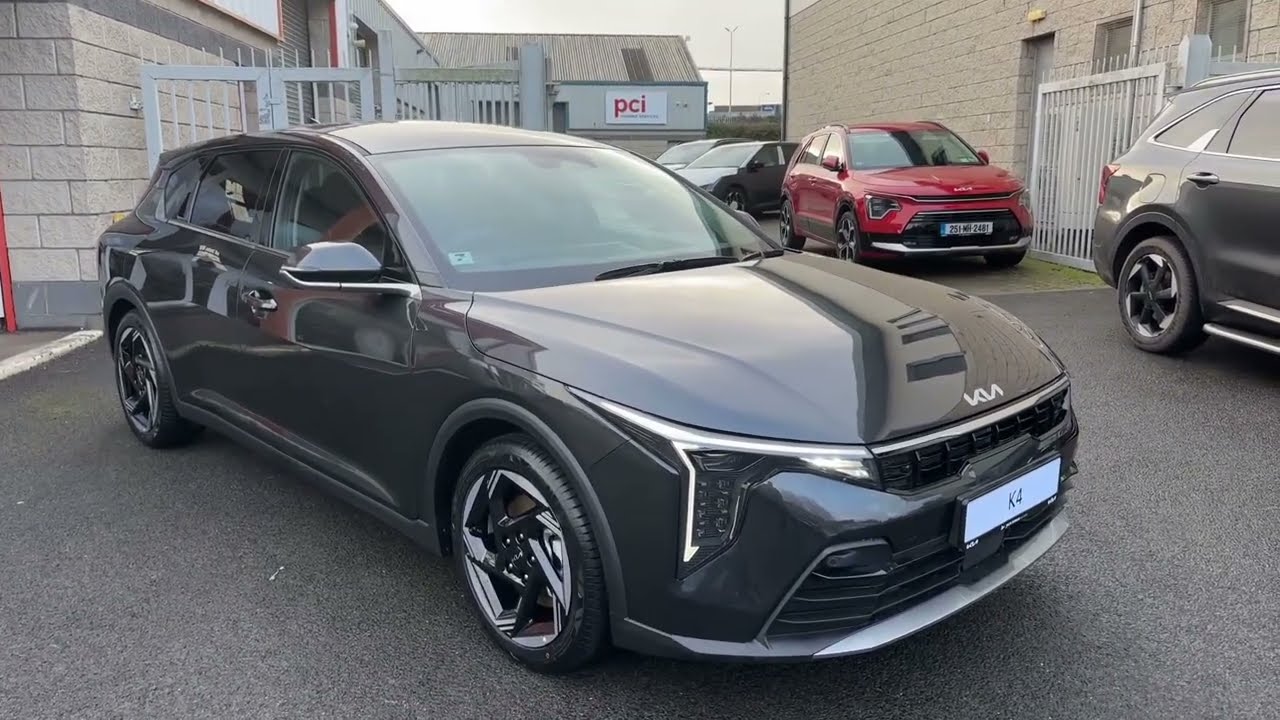 2026 Kia K4 Earth 3 1.0 MHEV petrol **new model, free €500 voucher available before December 23rd**