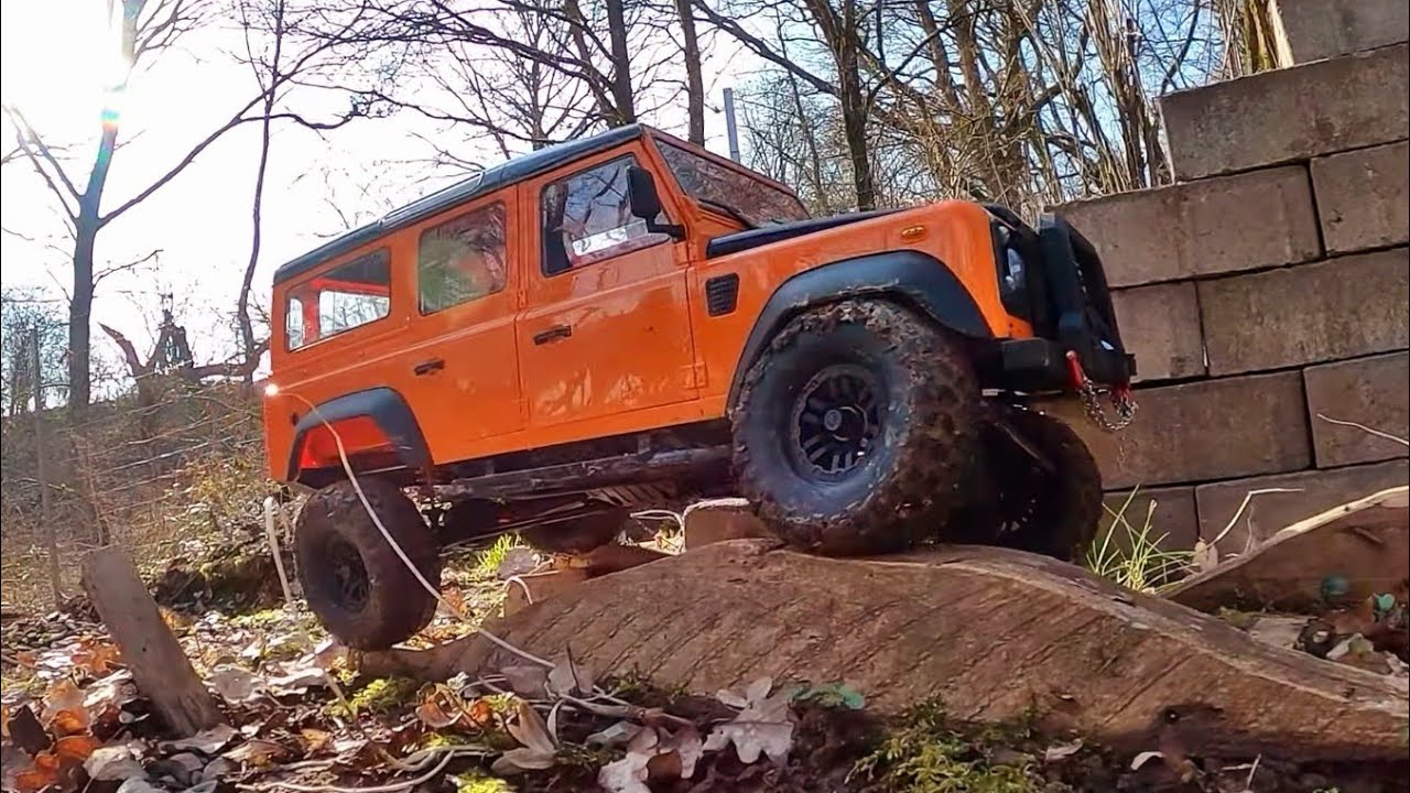 Hinternissparkour // FM101 Landrover Defender // Doublee // RC Crawler 4WD RTR // Ma&szlig;stab 1:8