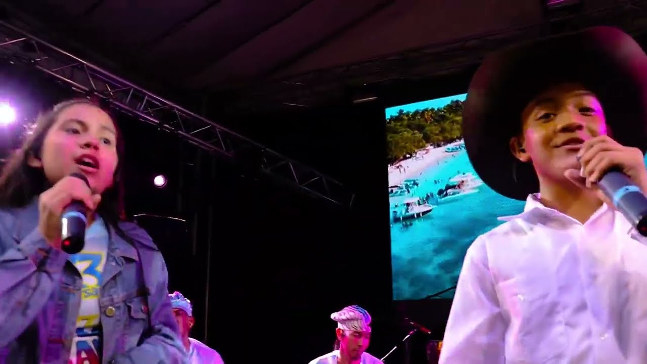 TAMBOR URBANO FT  VALENTINA Y MANUEL MI BURRITO SABANERO EN VIVO