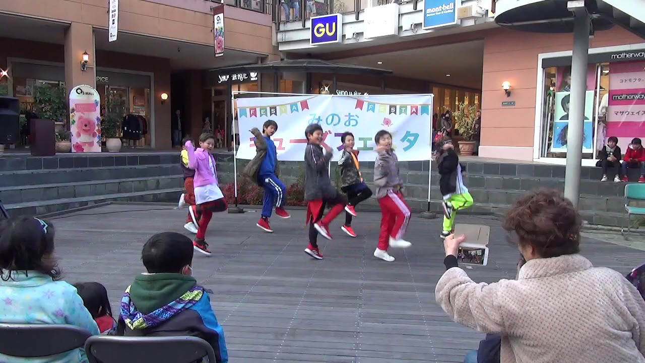 DA PUMP「U.S.A」ライブバージョン　完コピ　ショッピングモールで再現ライブ（小学生）