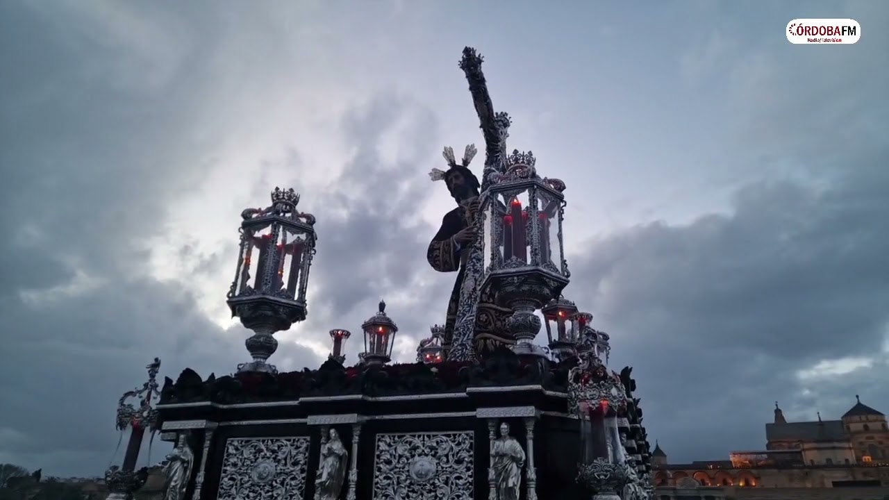 Traslado de La Hermandad de la Vera-Cruz a su Templo tras resguardarse en Catedral en Semana Santa