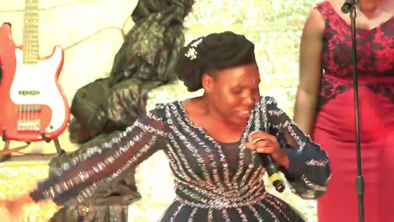 Mukama Akola ~ Victoria Wabwire @ LaBonita