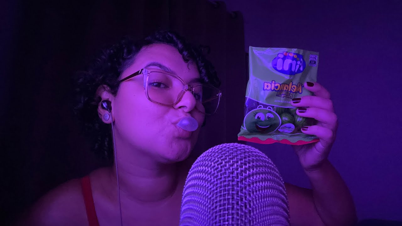 ASMR: MASCANDO CHICLETE (som de mastigação e sons de boca)