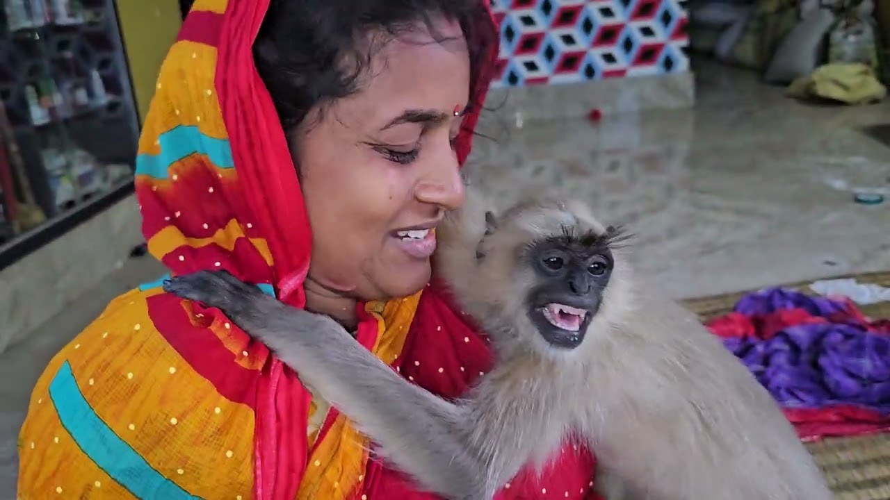 Sundri Chulbuli is crying when she can't see her mother face & she demanding foods in a unique way.