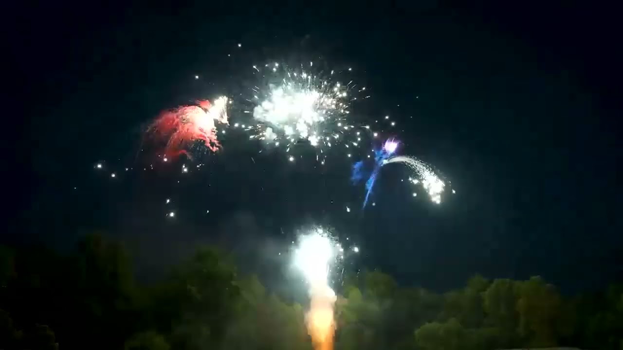 1500 Gram RWB Smoke Finale - Tako Fireworks - 500 Gram Smoke Finale - GM180K