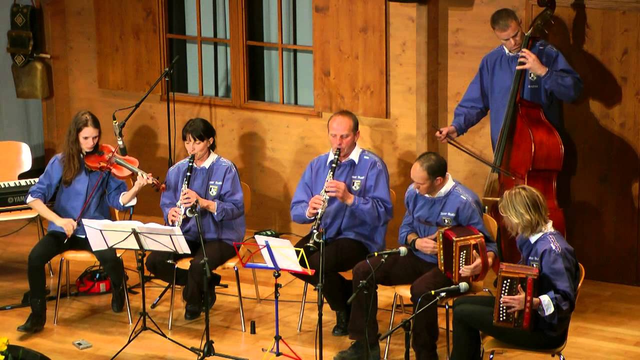 Ländlertreffen Brunnen 2013: Stelser Buaba; Valzer nel bosco
