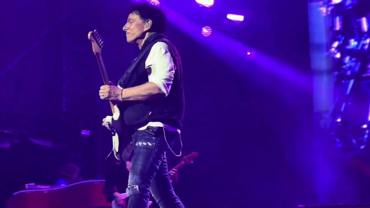 Journey- 16 Lights with Deen Castronovo on lead vocals - 2024-08-25 - Sofi Los Angeles