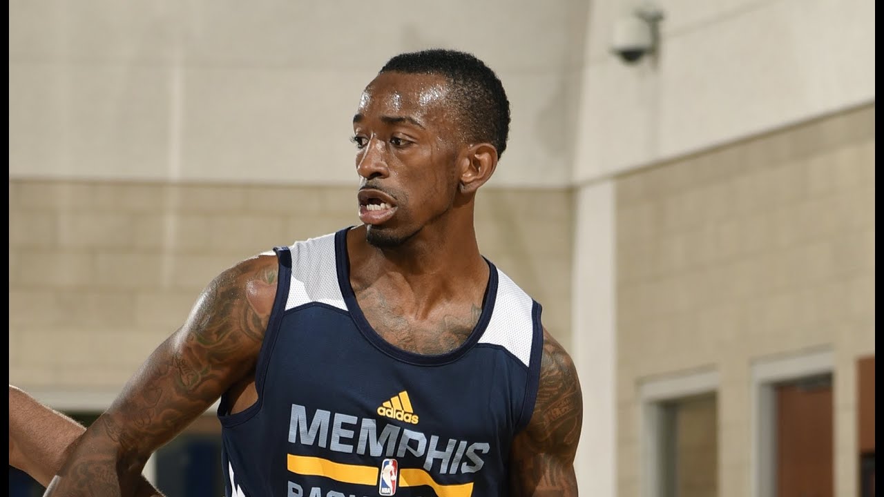 Russ Smith Hits The Game Winner In Sudden Death!