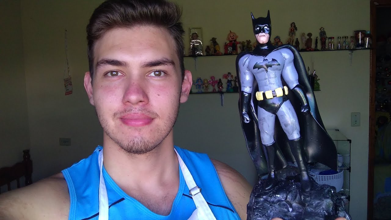 BATMAN PASSO A PASSO- ACTION FIGURE EM BISCUIT