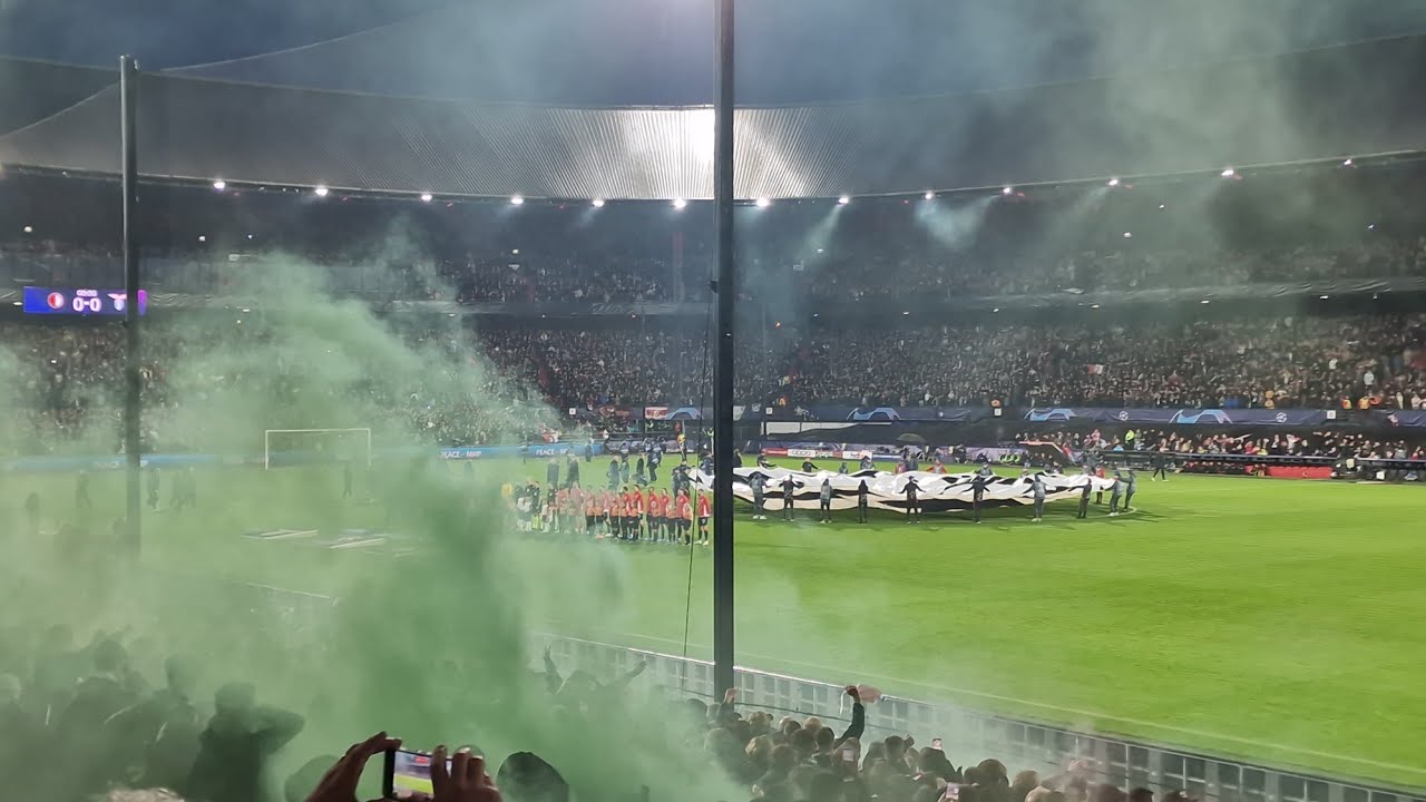 Feyenoord - Lazio Roma 3-1 opkomst