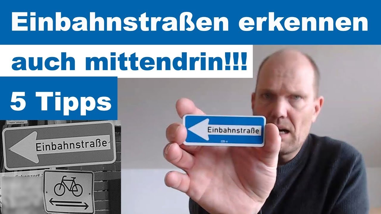 Einbahnstraßen auch ohne Verkehrszeichen erkennen um sich beim Linksabbiegen richtig einzuordnen.
