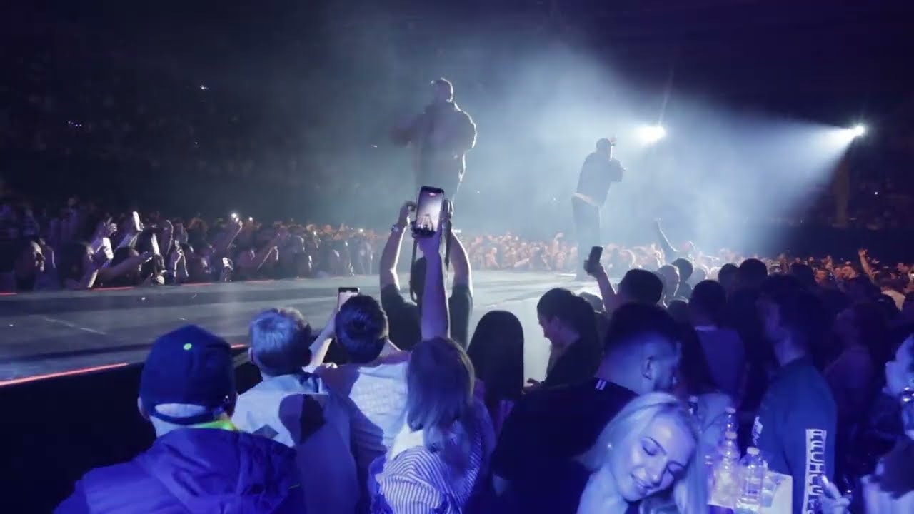 SPEKTAKULAREN KONCERT NA SLATKAR I TONI ZEN - PREPOLNA SALA I ISTORISKI MOMENT!