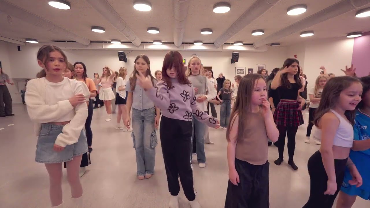 Random dance play 14:e dec - Avslutning Kpop Dance Hopspot Stockholm
