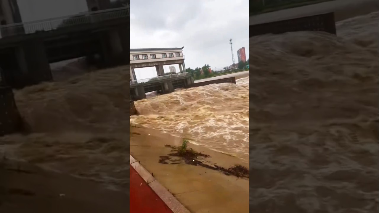 Unbelievable Flash Flood Moments #floods #disaster #viral #trending #flood #nature #shorts