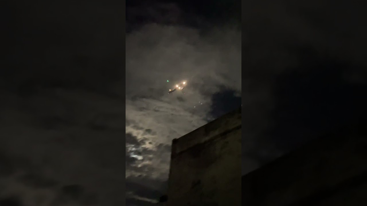 Indigo Airplane flying too low on Scary Night 😧 #airplane #indigo
