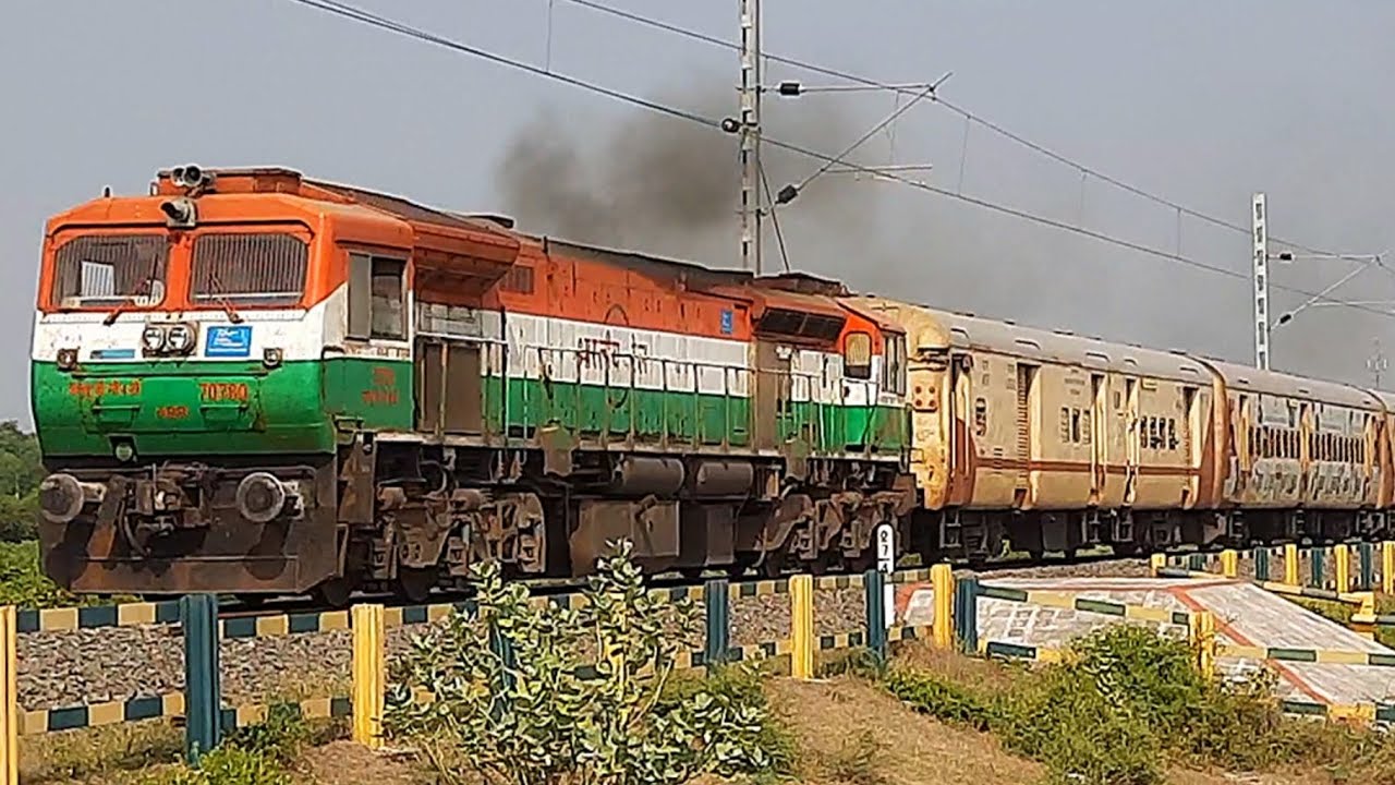 09555 Gandhigram - Veraval special fare with tricolor wdg4d & Bhavnagar - Mahuva fast passenger