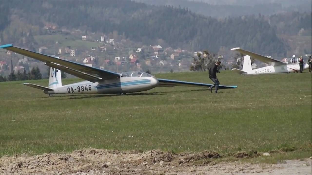 Towing Gliders in LKFR - Vlekání větroňů aeroklub Frýdlant nad Ostravicí 24.4.2010