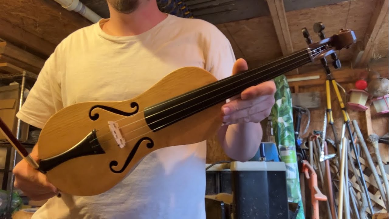 Magpie on the New Cradle of Harmony-Inspired Cornerless Fiddle