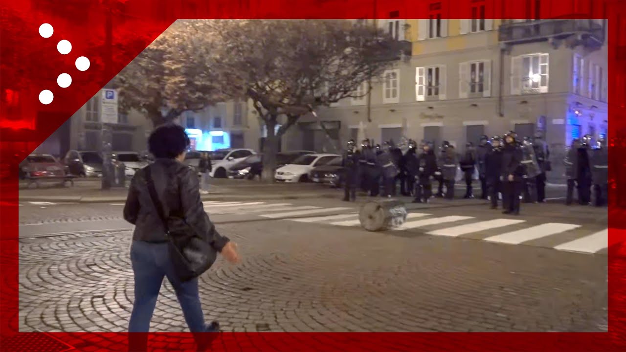 Torino, auto distrutte dagli anarchici. La rabbia degli abitanti
