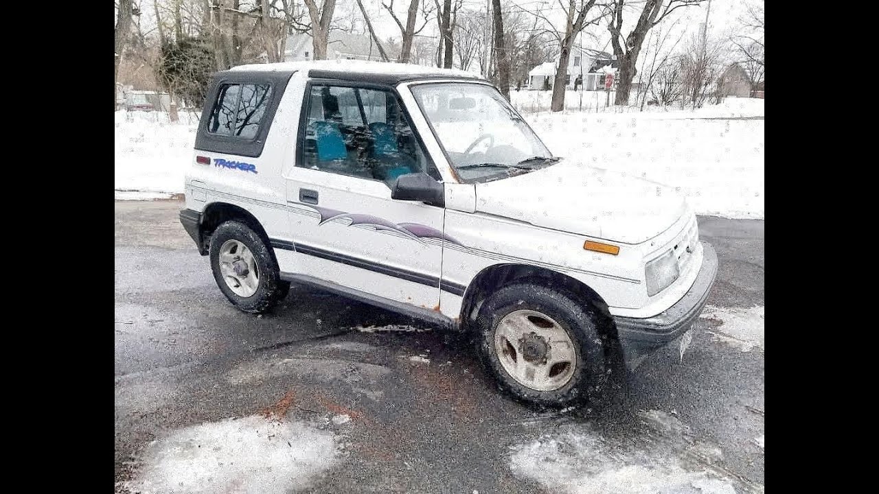 Replacing Window Regulator, Door handle, Latch & Glass  Suzuki Sidekick - Geo Tracker - Hwy83 SUZUKI