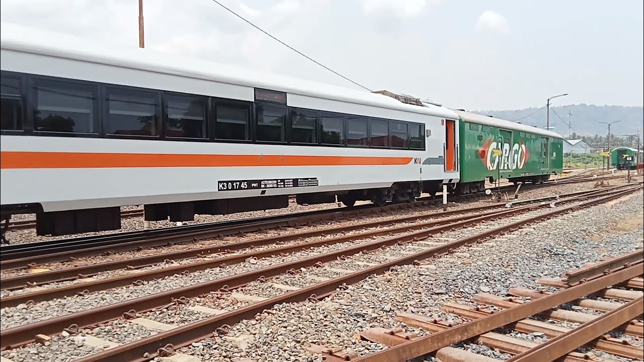 AKTIVITAS LANGSIRAN KERETA API WIJAYA KUSUMA