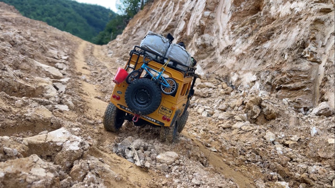 rc offroad - Video of RC car running beautifully on hill makes viewers unable to take their eyes off