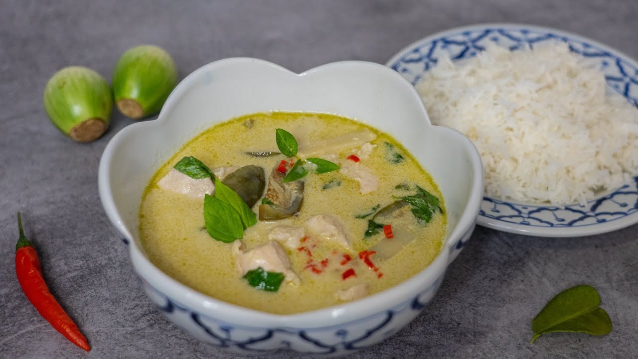 SOUPE AU CURRY VERT (Recette Tha&iuml;landaise) - Pr&ecirc;te en 30 minutes