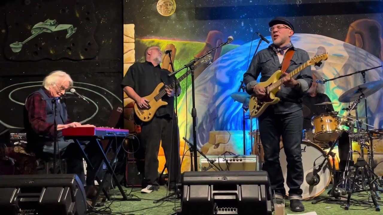 Playin some Blues with John Magnie at Avo&rsquo;s