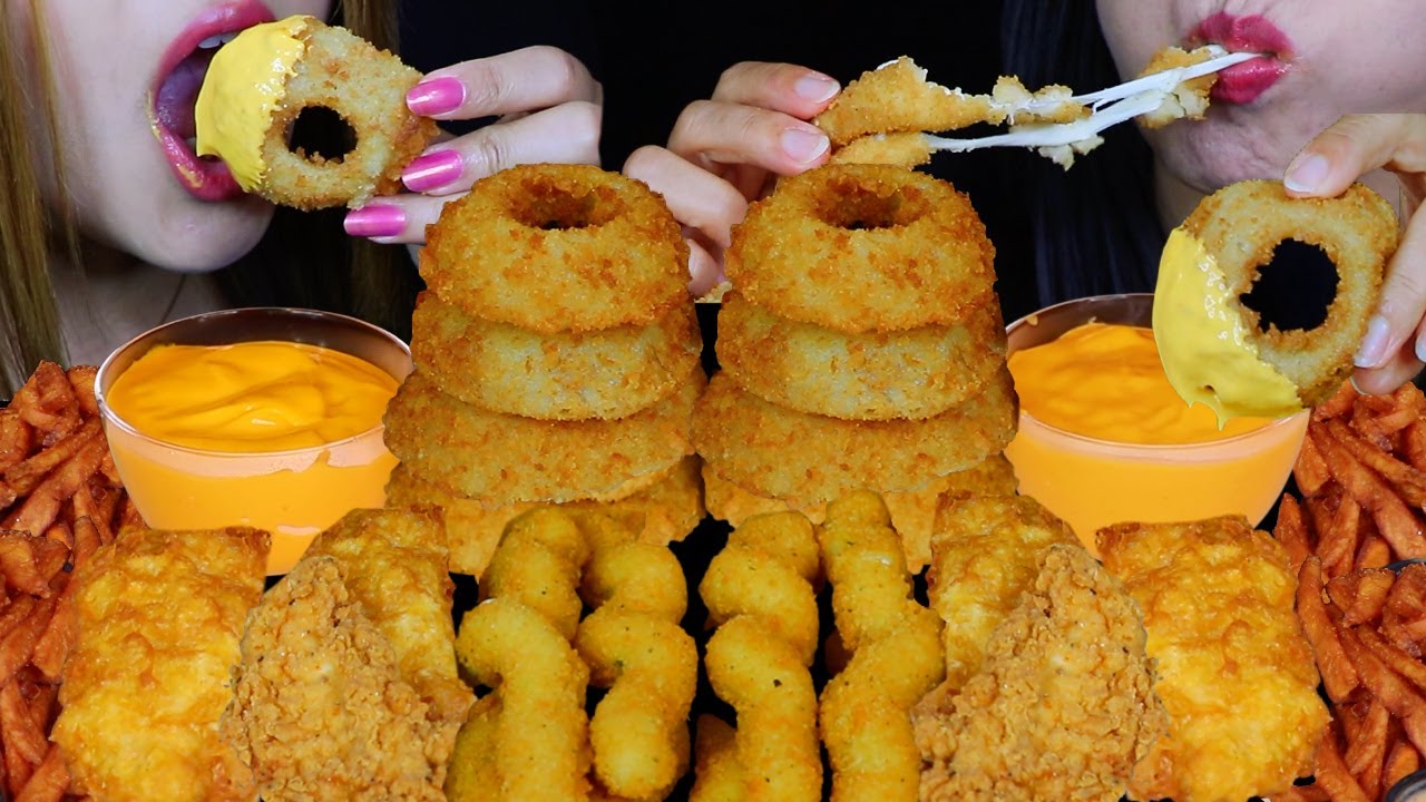 ASMR FRIED FOOD FEAST! CHEESY MOZZARELLA STICKS, GIANT CRUNCHY ONION RINGS, FRIED CHICKEN, FRIES 먹방