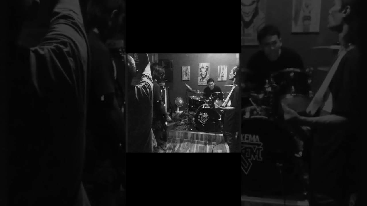 ANTIPHATY // INTRO-PAHLAWAN BERTOPENG // raw studio