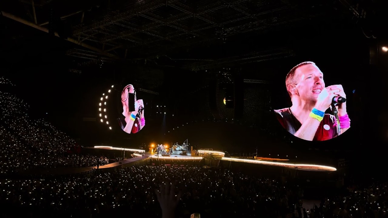 COLDPLAY YELLOW (LIVE) PHILIPPINE ARENA