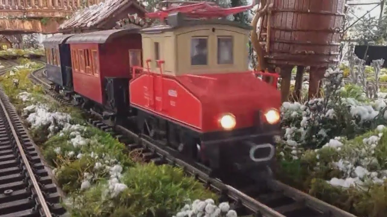 First look at NYBG Holiday Train Show