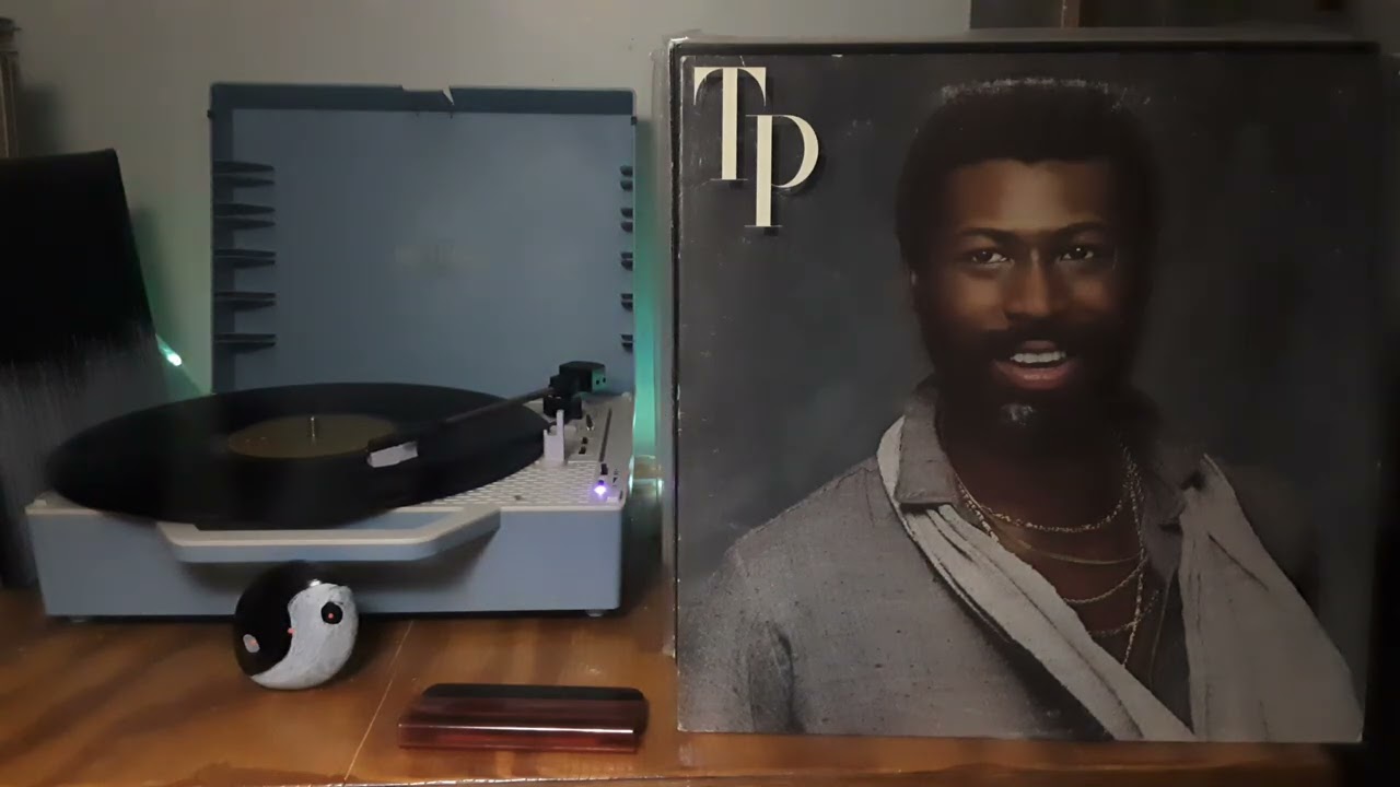 RELAX AND VIBE TO VINYL ON VICTROLA.............(I DO NOT OWN RIGHTS TO THE MUSIC)