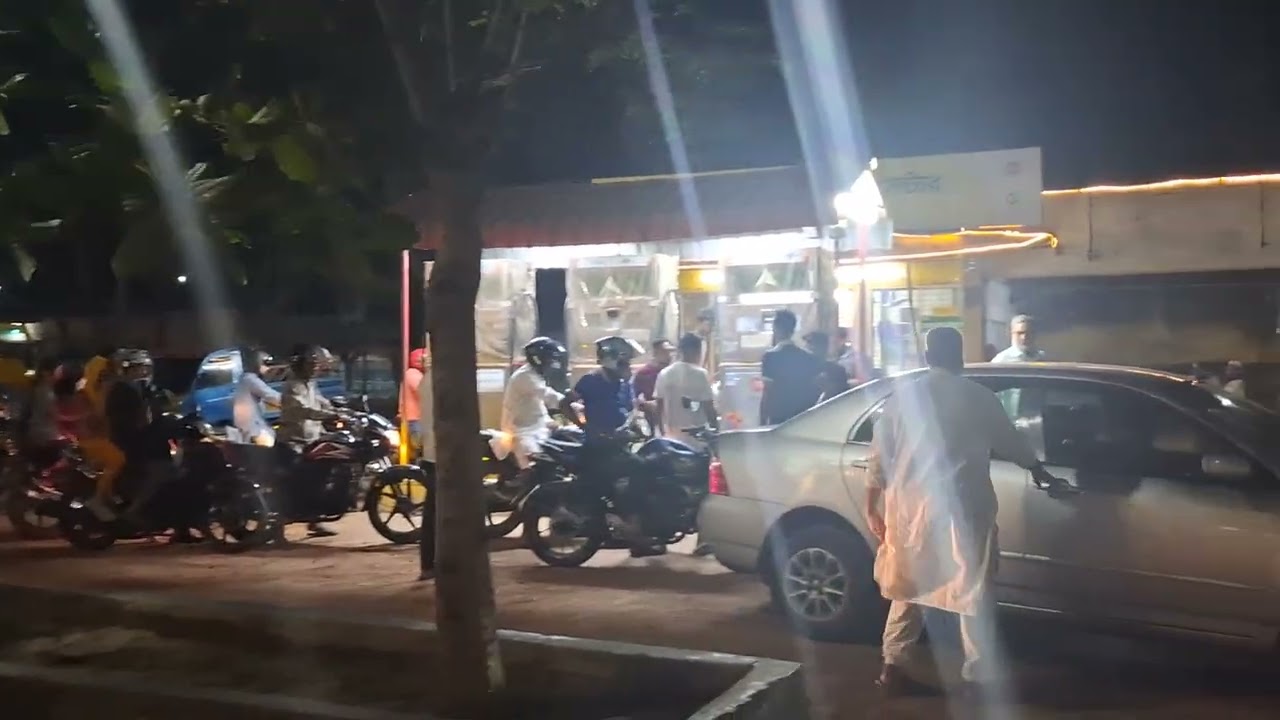 তেলের সংকট  না থাকলেও  খুলনা তেল পাম্পে ও সিরিয়াল।