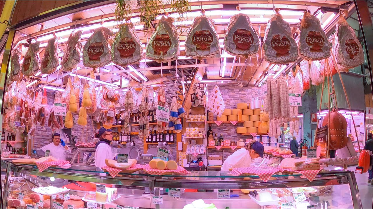 Largest Food Market in Turin, Torino, Italia. Tettoia dell' Orologio of Porta Palazzo