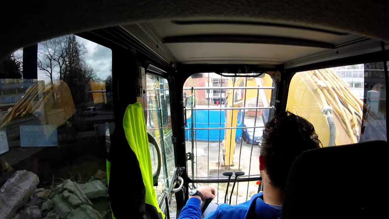 &deg;GoPro&deg; Cat 324 E with very a skilled operator and OilQuick