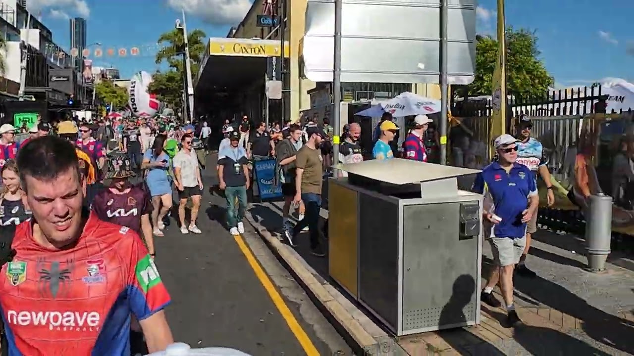NRL Magic Round, Caxton Street to Suncorp Stadium, with the crowd. SATURDAY 18/05/2024.