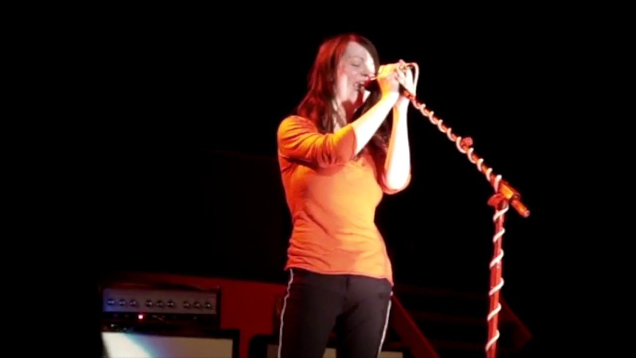 Meg White - Cold Cold Night - Madison Square Garden - 24 July 2007