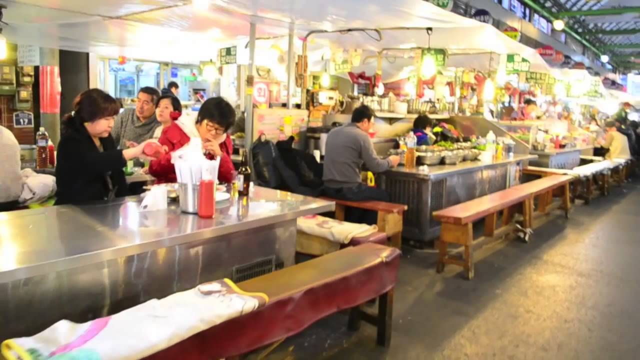 Gwangjang Market with Persi in Corea