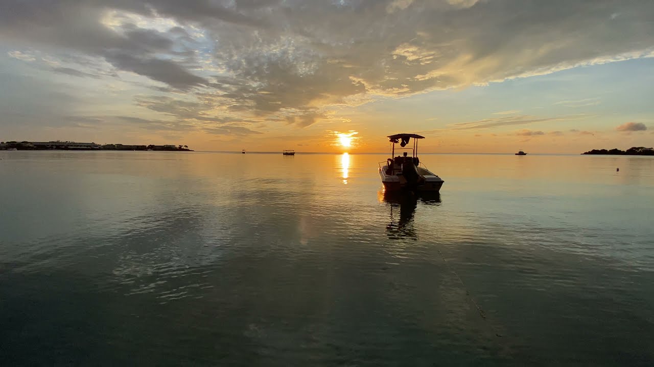 #Jamaica #Negril Bloody Bay | Bloody Bay beach 🏖 | walking on the beach 🏖  under sunset 🌅.