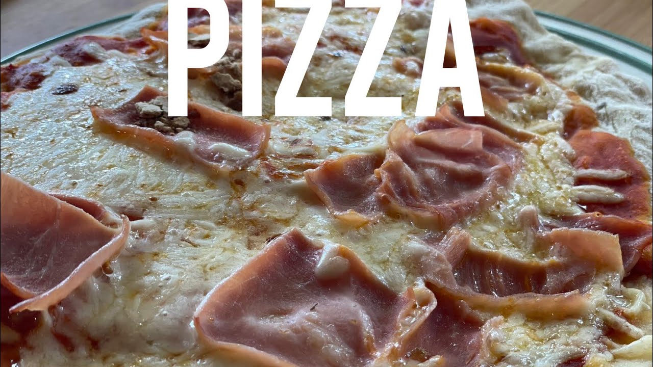Pizza vom Grill  mit Pizzastein