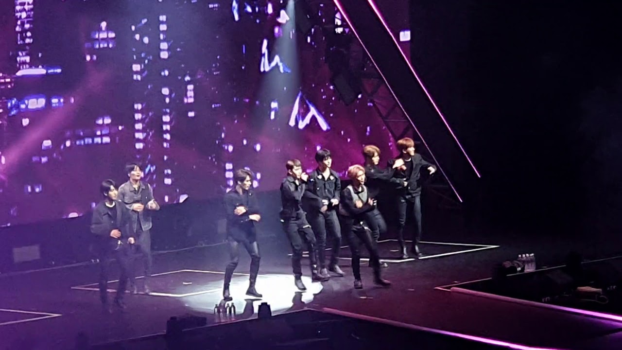 [20191110] KAMP Singapore Day 2 - Stray Kids - MIROH