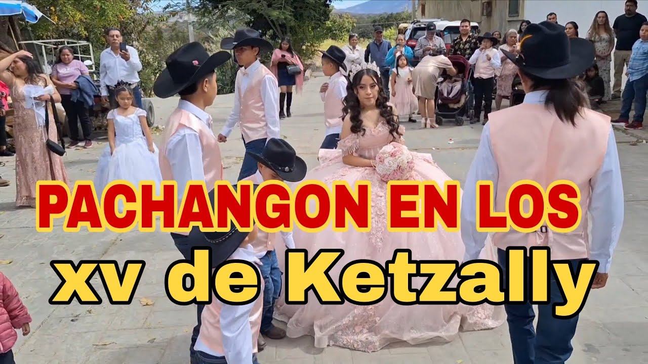 ASI SE FESTEJAN UNOS 15 AÑOS EN AYOQUEZCO #oaxaca #tradiciones #fiesta #comida #gastronomia #15años