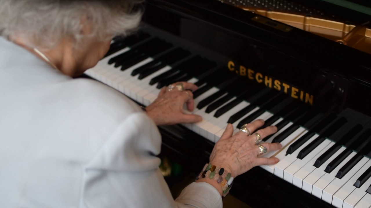 Maria Evans plays 'Music, Music, Music' by ear at Hanna-Pianos Wimbledon