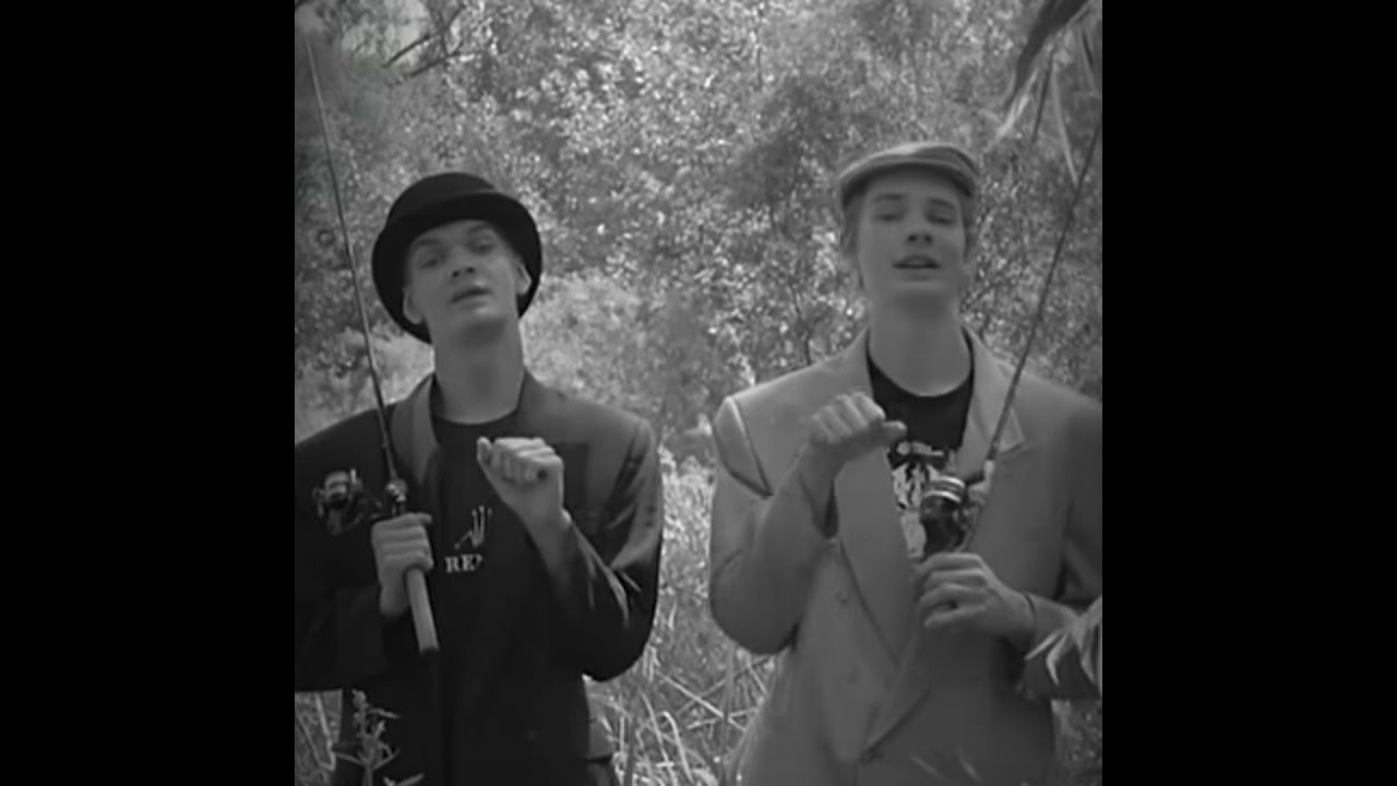 Black and White - The Bum Bum Bums (Drewkey5000) FULL SONG