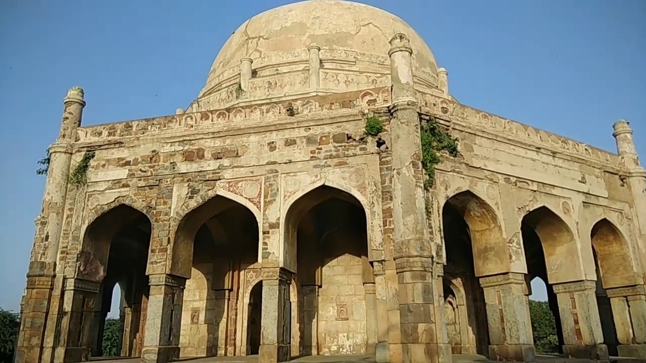 Mahamanga's Son .....How Akbar  killed him
