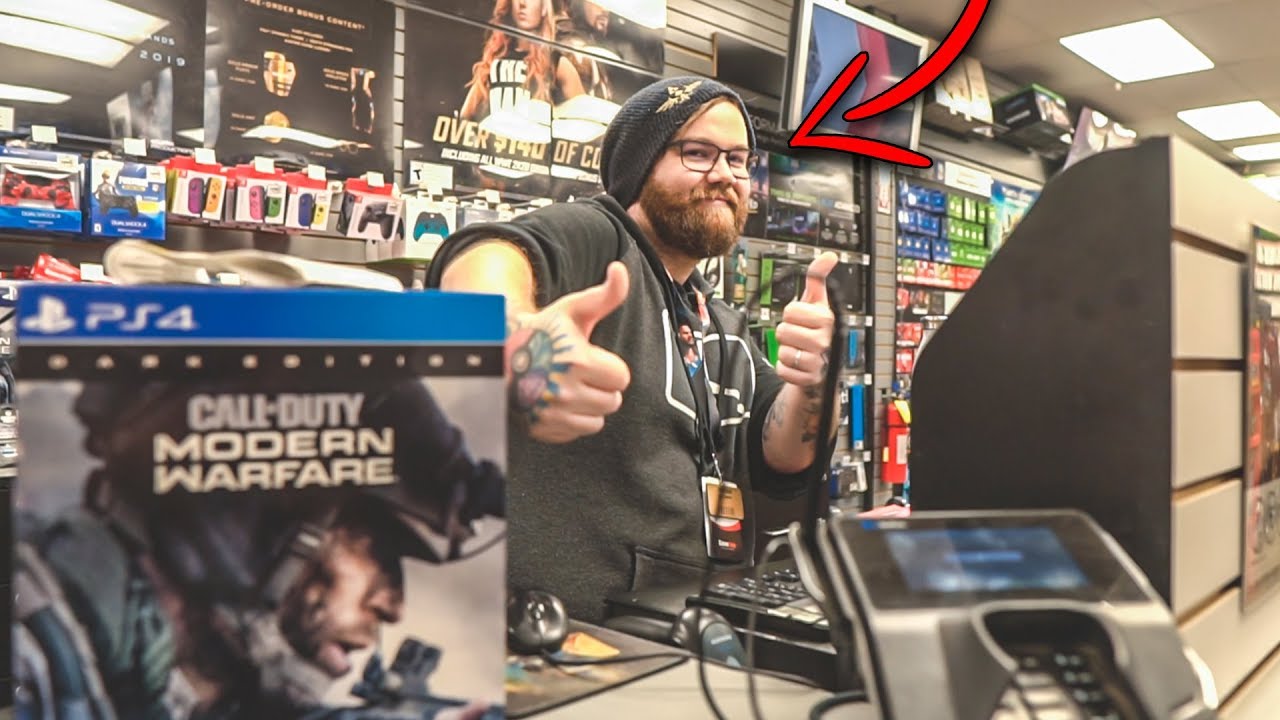 MODERN WARFARE MIDNIGHT RELEASE VLOG - THE COOLEST GAMESTOP MANAGER - CALL OF DUTY MW MIDNIGHT!