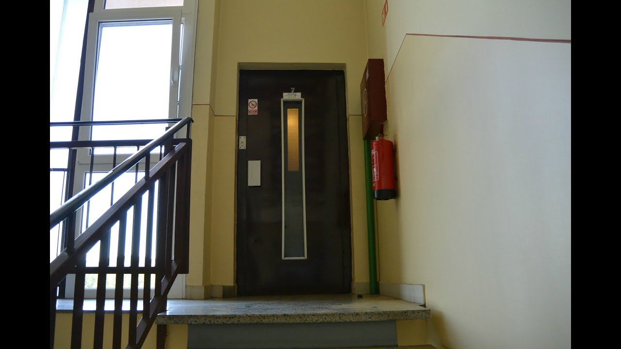 Another 1970s Original Daka traction elevator @ &Scaron;trekljeva ulica 70, Maribor, Slovenia
